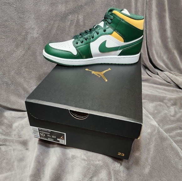 Air Jordan 1 Mid - Picture 4 of 6